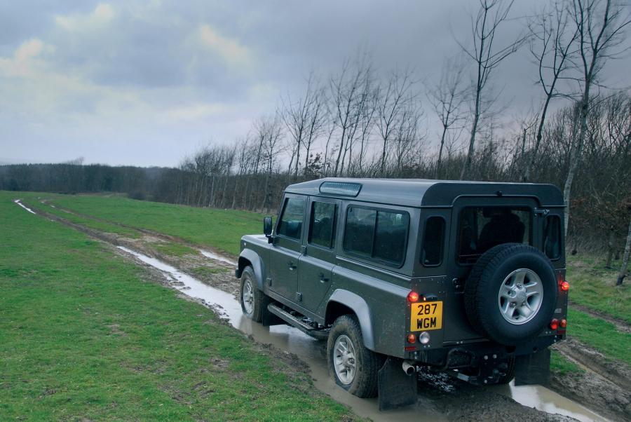  Land Rover Defender 2006 года  (фото 70 из 227)